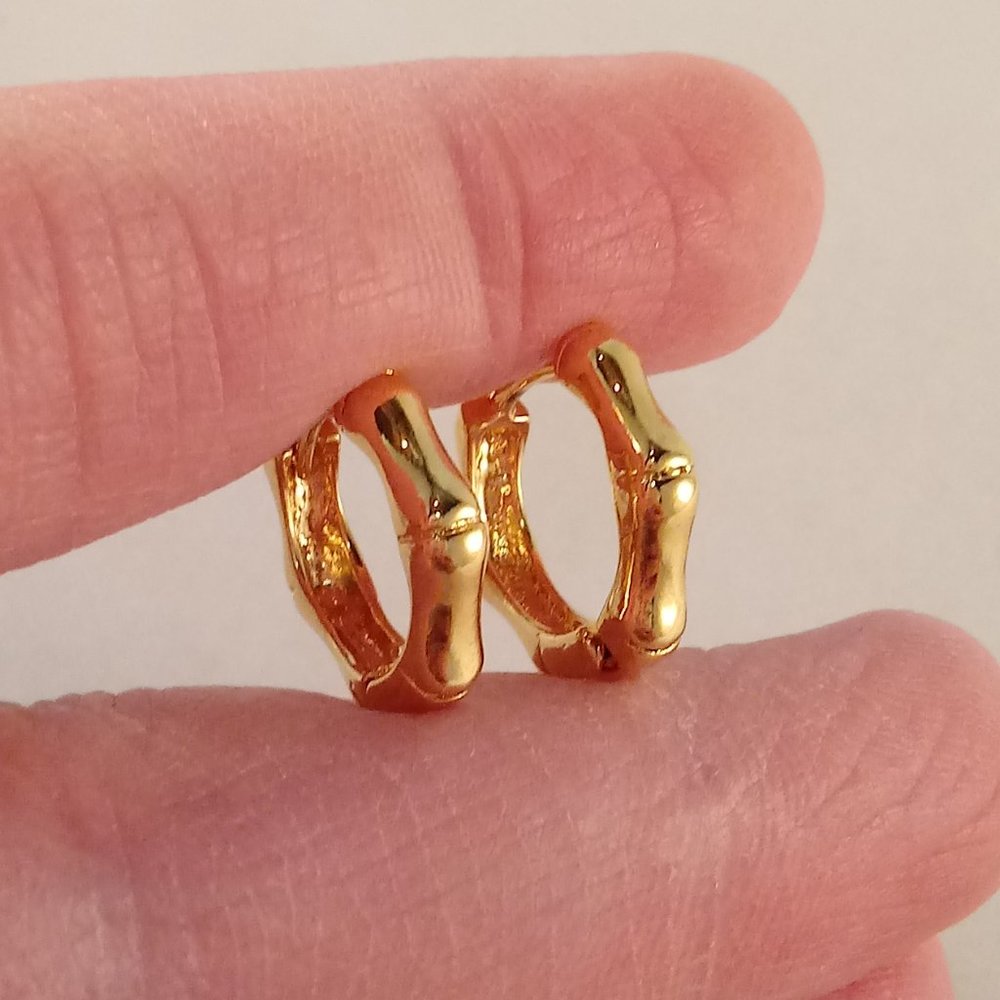 18K Yellow Gold Filled Bamboo Bone Carved Shape Hoop Huggie Earrings 14mm Gift